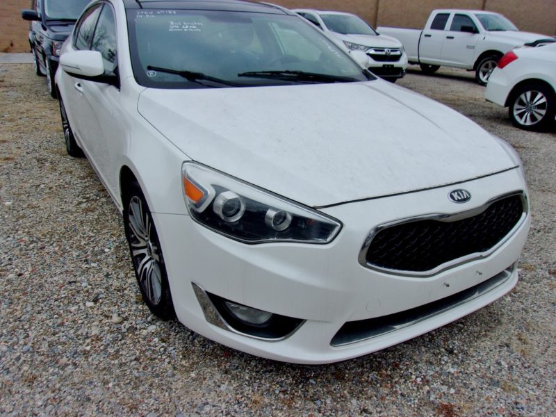 white kia for sale at maltz auto auctions