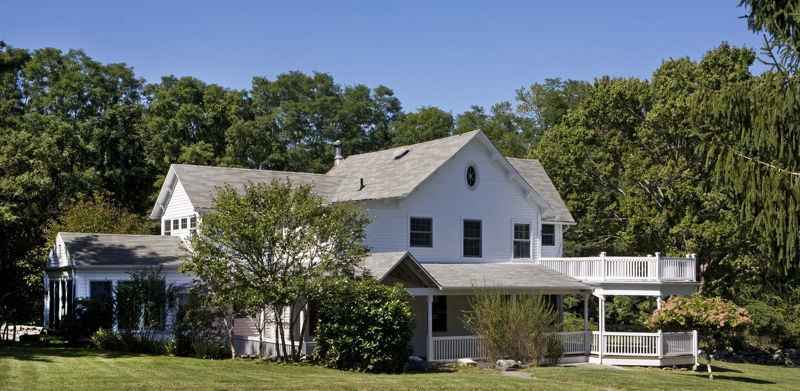 exterior of home for sale at maltz auctions