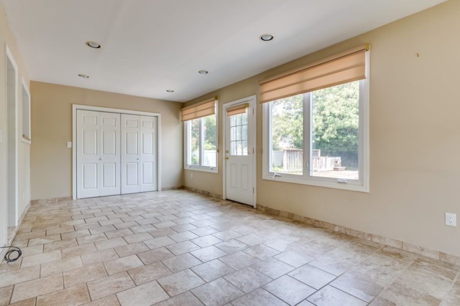back entry way of 4 bedroom home for sale at maltz auctions
