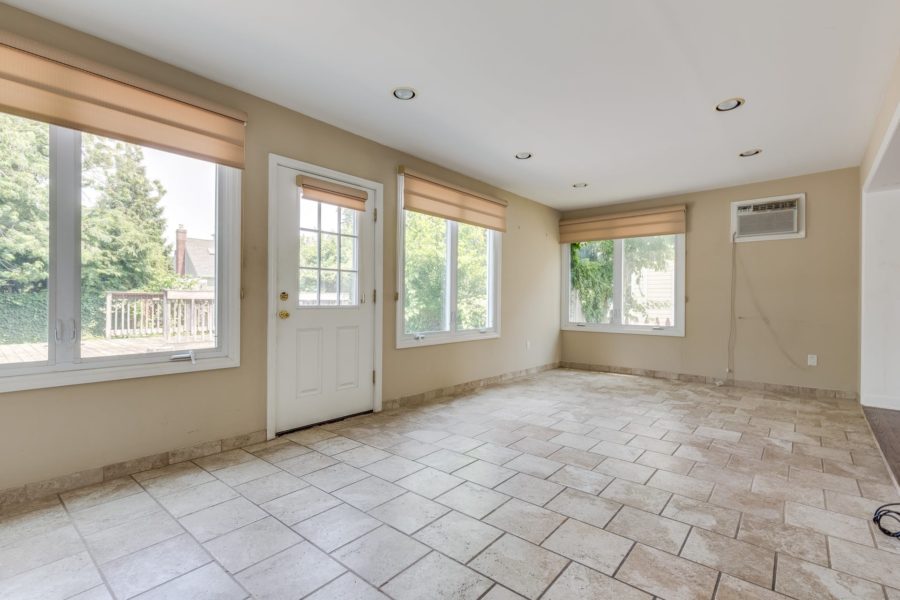 back entry way of 4 bedroom home for sale at maltz auctions