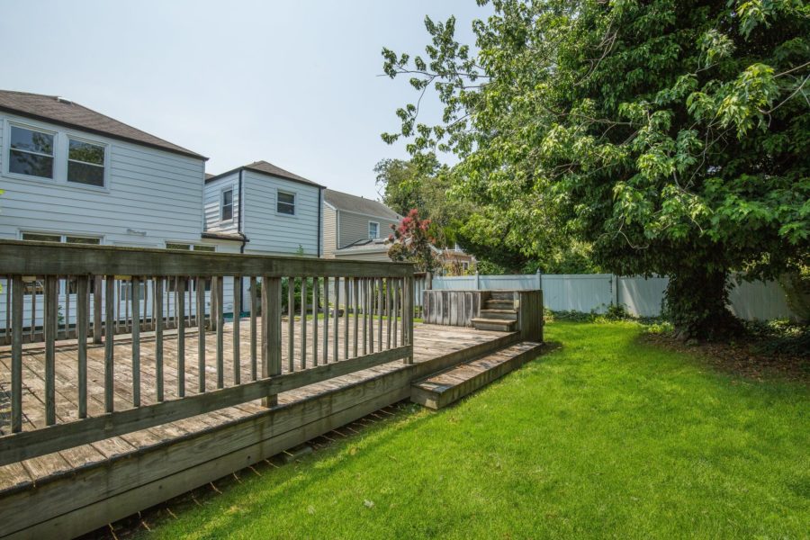 yard of 4 bedroom home for sale at maltz auctions in new york