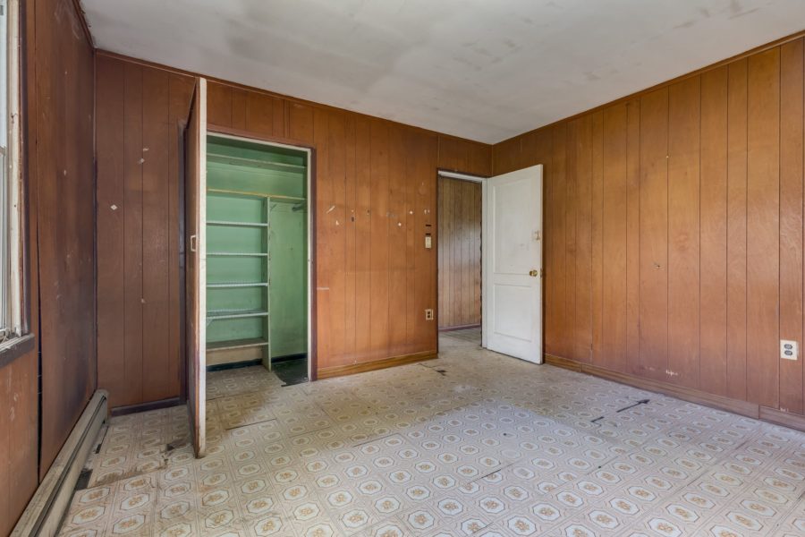 inside of room for sale at Maltz Auctions