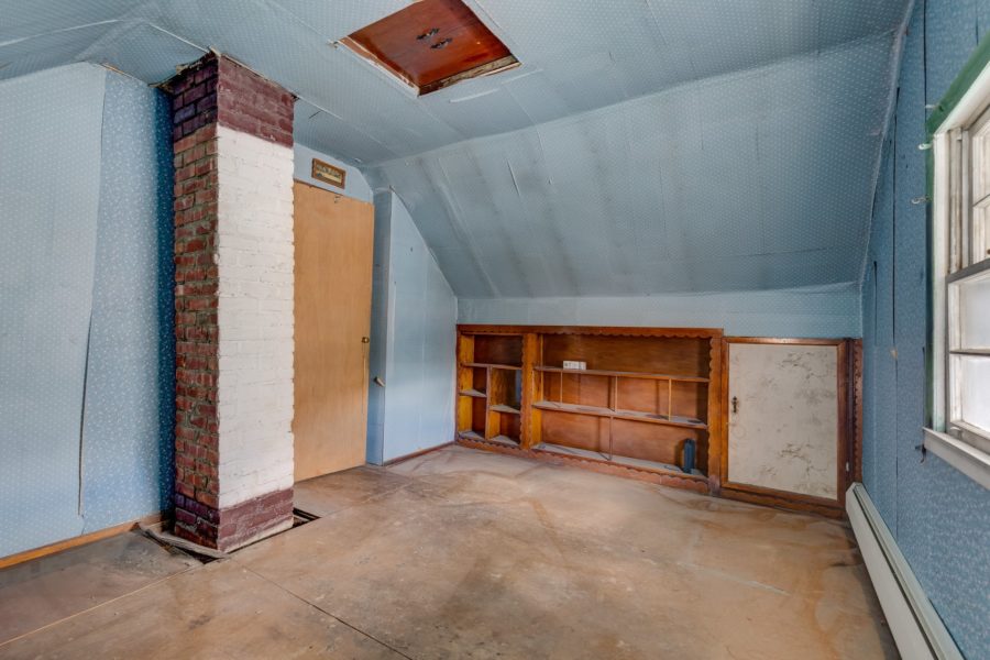inside living room for sale at Maltz Auctions
